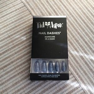 Red Aspen Nail Dashes